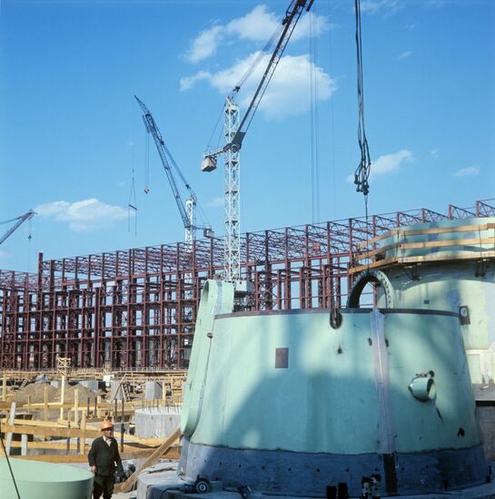 Construction of the Ust-Ilimsk forest industry complex (UI LPK)