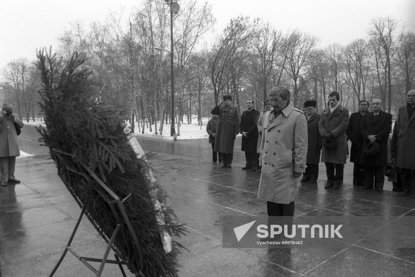 Dante Mario Antonio Caputo visits USSR