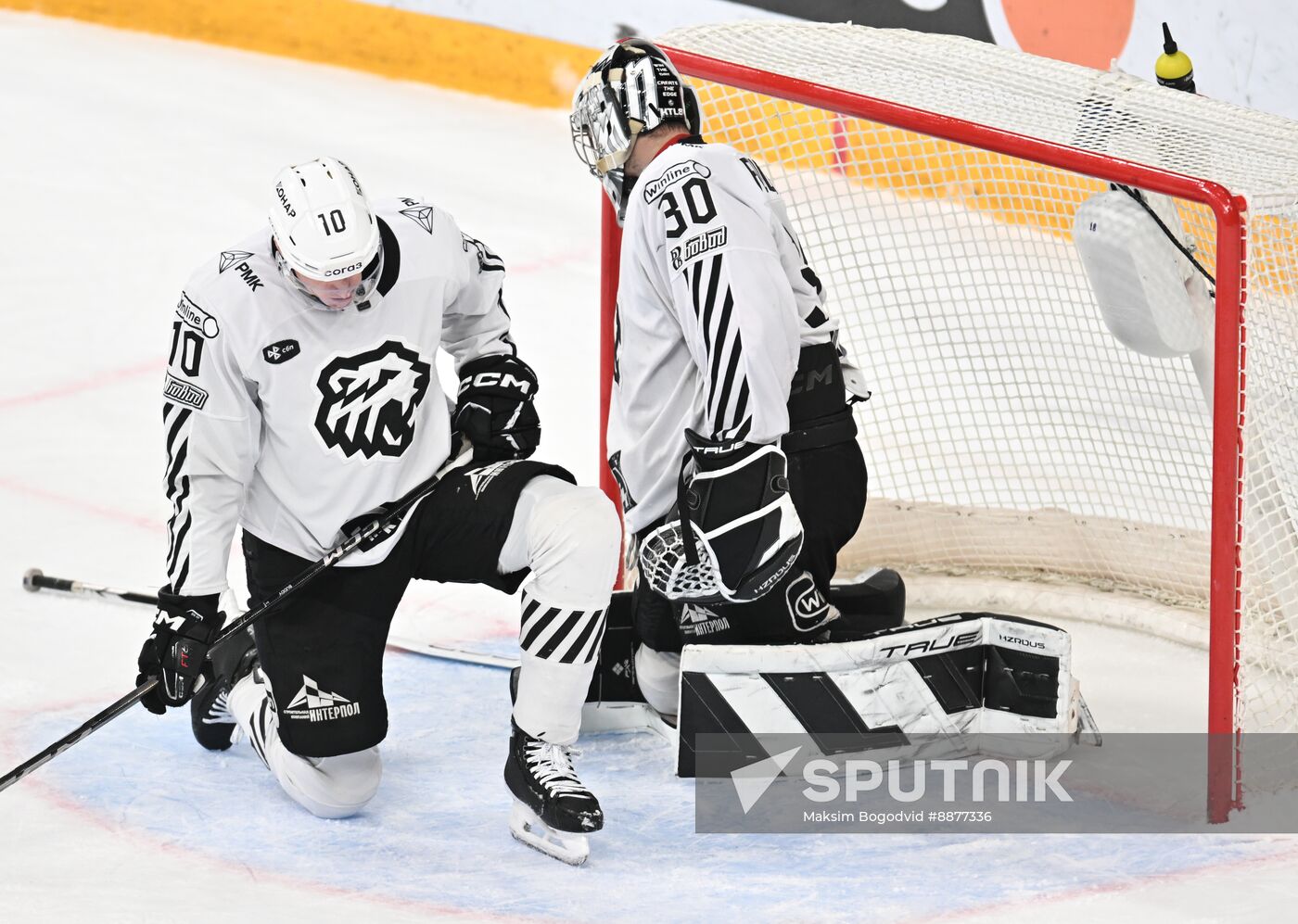 Russia Ice Hockey Kontinental League Ak Bars - Traktor