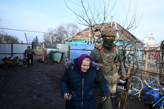 Russia Ukraine Kursk Attack Sudzha Evacuees