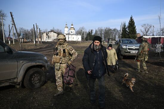 Russia Ukraine Kursk Attack Sudzha Evacuees