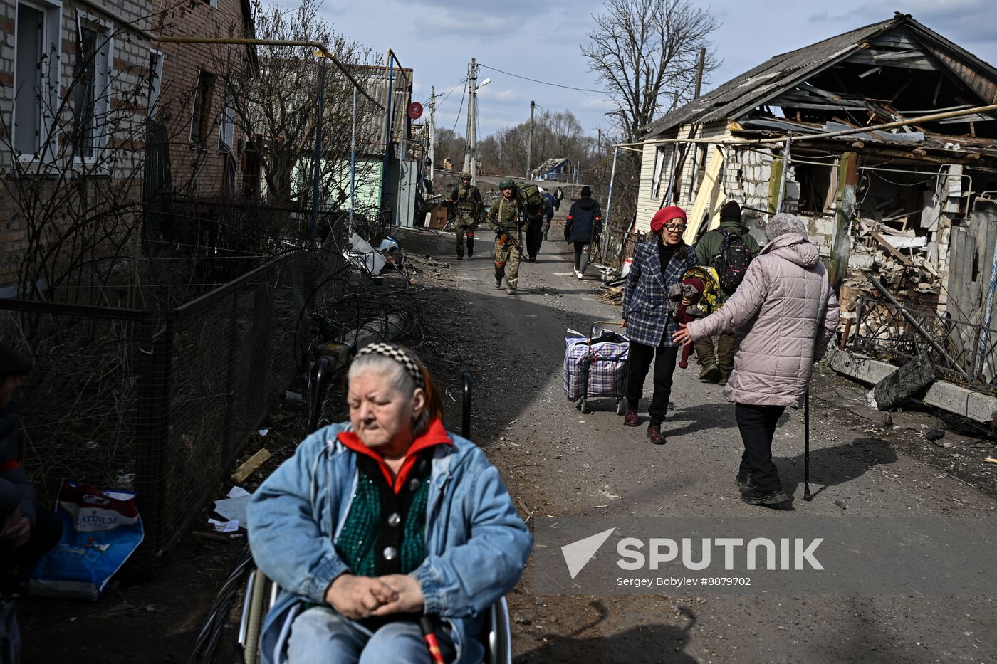 Russia Ukraine Kursk Attack Evacuees