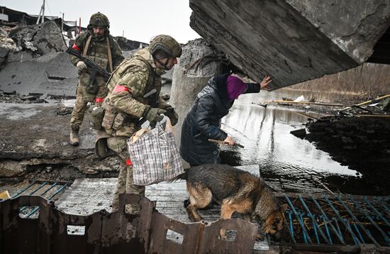 Russia Ukraine Kursk Attack Evacuees