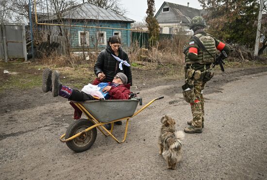 Russia Ukraine Kursk Attack Evacuees