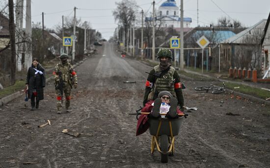 Russia Ukraine Kursk Attack Evacuees