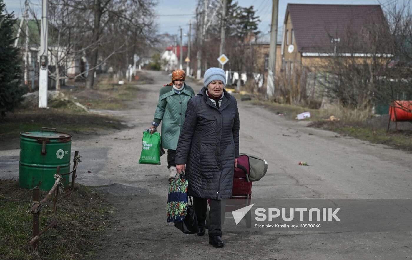 Russia Ukraine Kursk Attack Evacuees