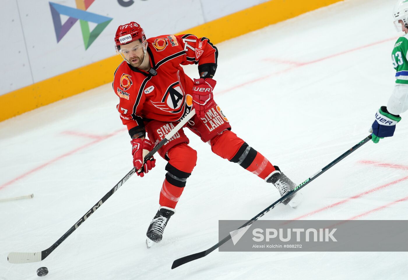 Russia Ice Hockey Kontinental League Avtomobilist  — Salavat Uylaev