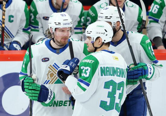 Russia Ice Hockey Kontinental League Avtomobilist  — Salavat Uylaev