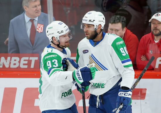 Russia Ice Hockey Kontinental League Avtomobilist  — Salavat Uylaev