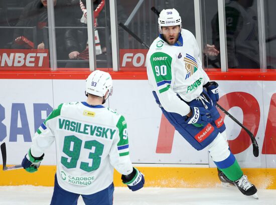 Russia Ice Hockey Kontinental League Avtomobilist  — Salavat Uylaev