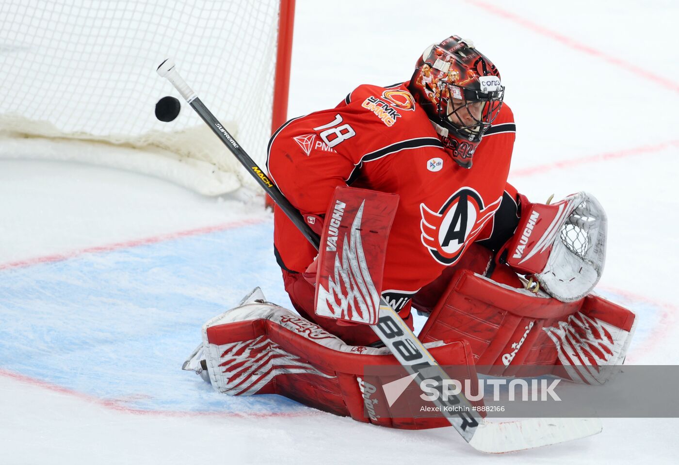 Russia Ice Hockey Kontinental League Avtomobilist  — Salavat Uylaev