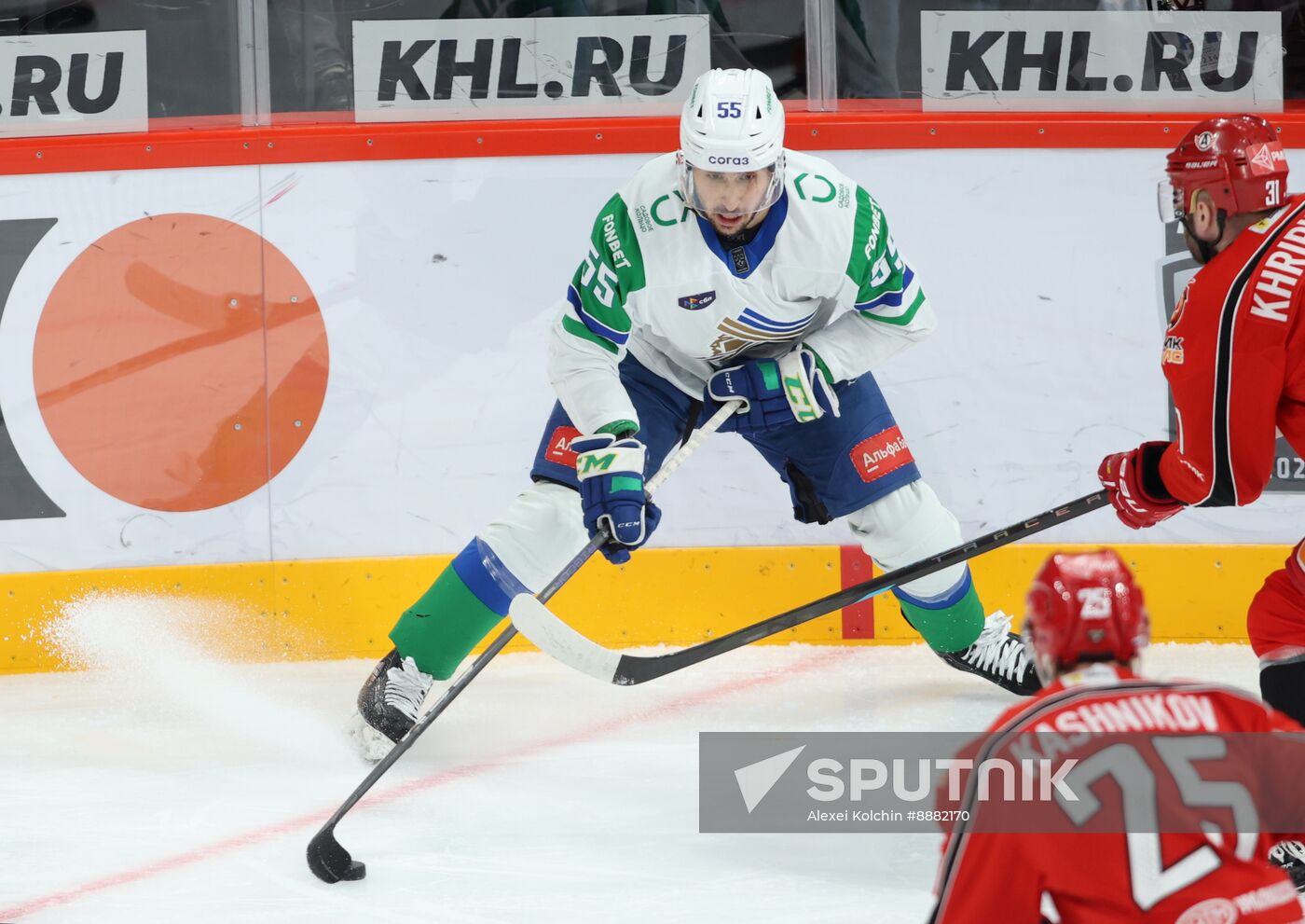 Russia Ice Hockey Kontinental League Avtomobilist  — Salavat Uylaev