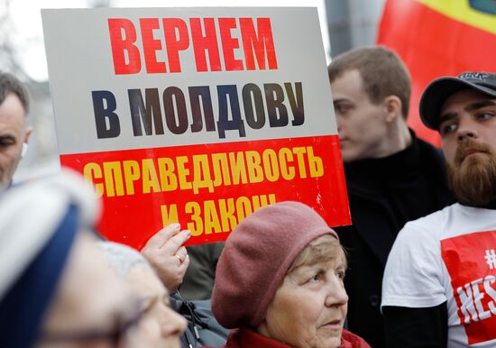 Moldova Opposition Politician Court Rally