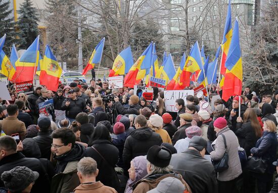 Moldova Opposition Politician Court Rally