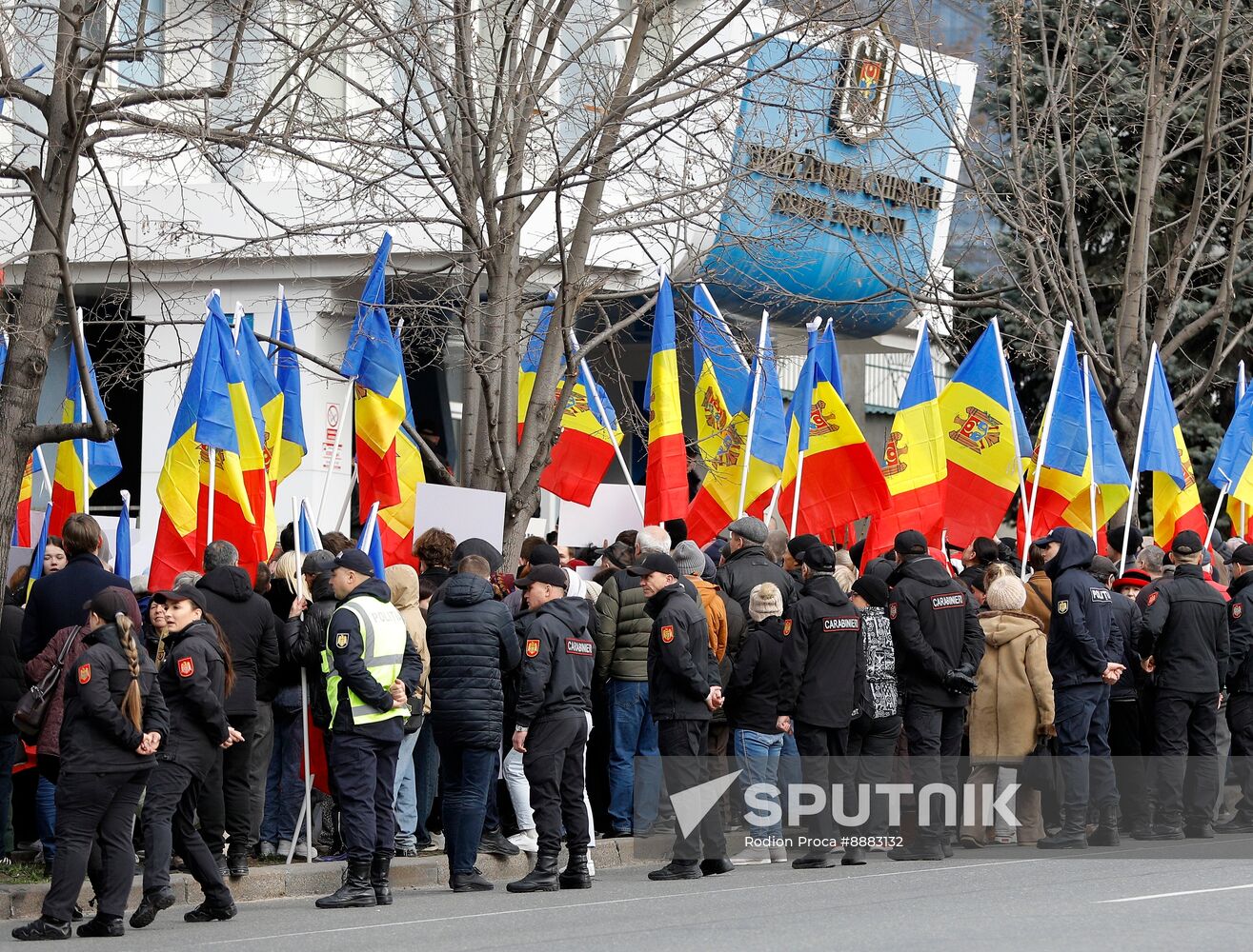 Moldova Opposition Politician Court Rally