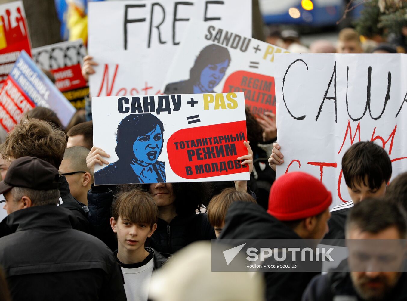 Moldova Opposition Politician Court Rally