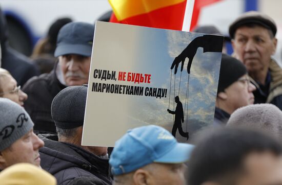 Moldova Opposition Politician Court Rally