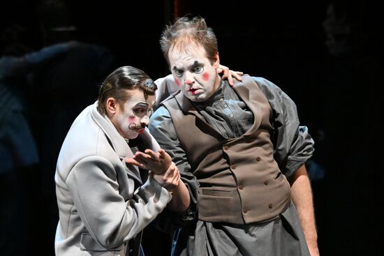 Russia Theatre Marriage