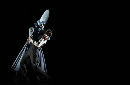 Russia Theatre Marriage