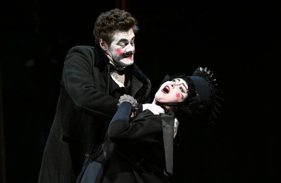 Russia Theatre Marriage