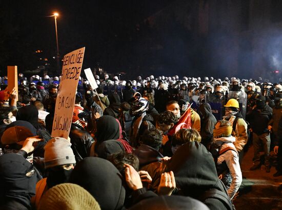 Turkey Opposition Arrest Protests
