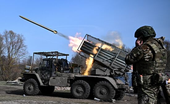 Russia Ukraine Kursk Attack Artillery Unit