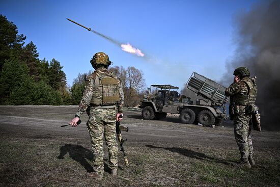 Russia Ukraine Kursk Attack Artillery Unit