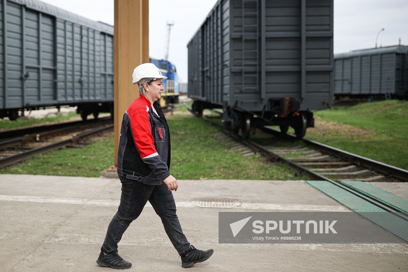 Russia Rail Car Building