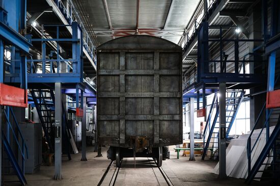 Russia Rail Car Building