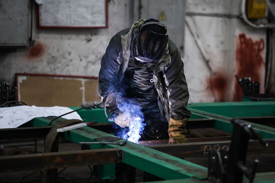 Russia Rail Car Building