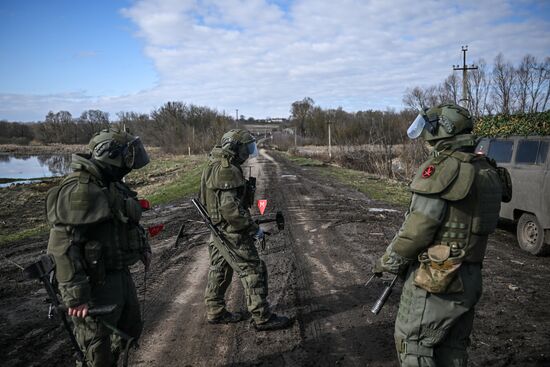 Russia Ukraine Kursk Attack Demining