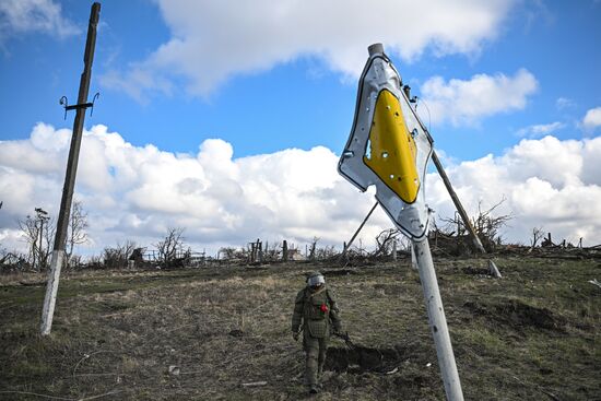Russia Ukraine Kursk Attack Demining