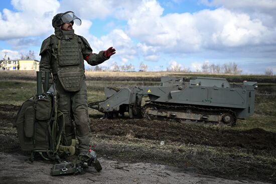 Russia Ukraine Kursk Attack Demining