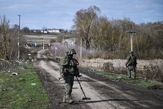 Russia Ukraine Kursk Attack Demining