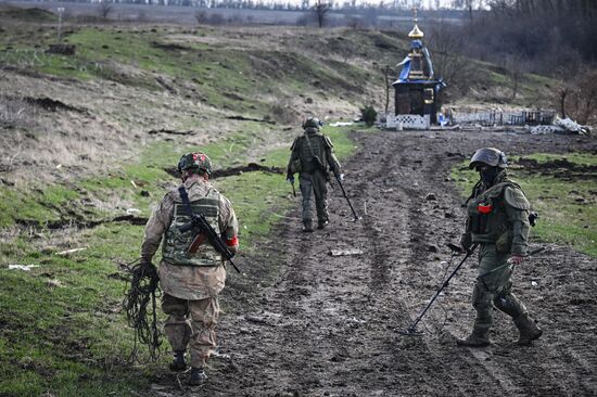 Russia Ukraine Kursk Attack Demining