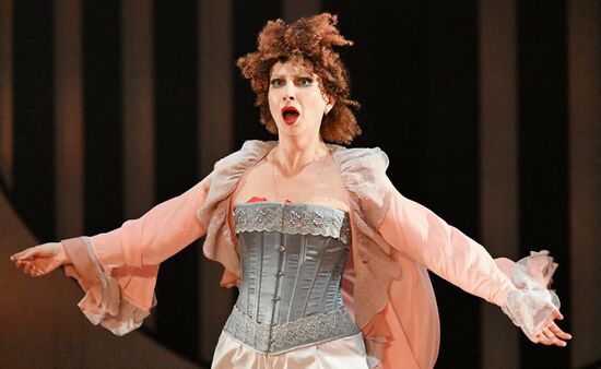Russia Theatre Envy
