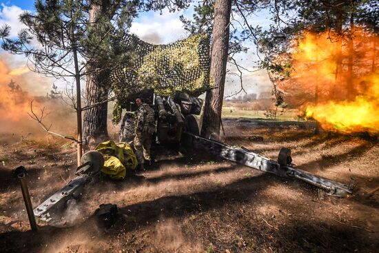 Russia Ukraine Kursk Attack Artillery Unit