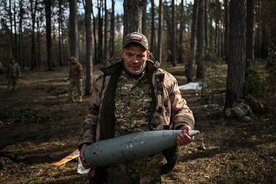 Russia Ukraine Kursk Attack Artillery Unit