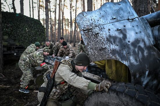 Russia Ukraine Kursk Attack Artillery Unit