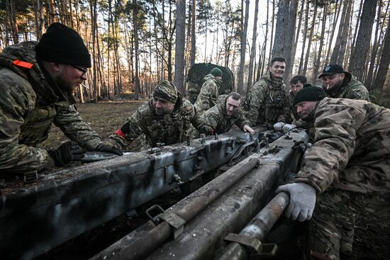 Russia Ukraine Kursk Attack Artillery Unit