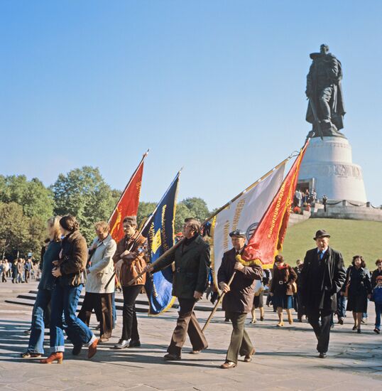 Celebrating 30th anniversary of establishing German Democratic Republic