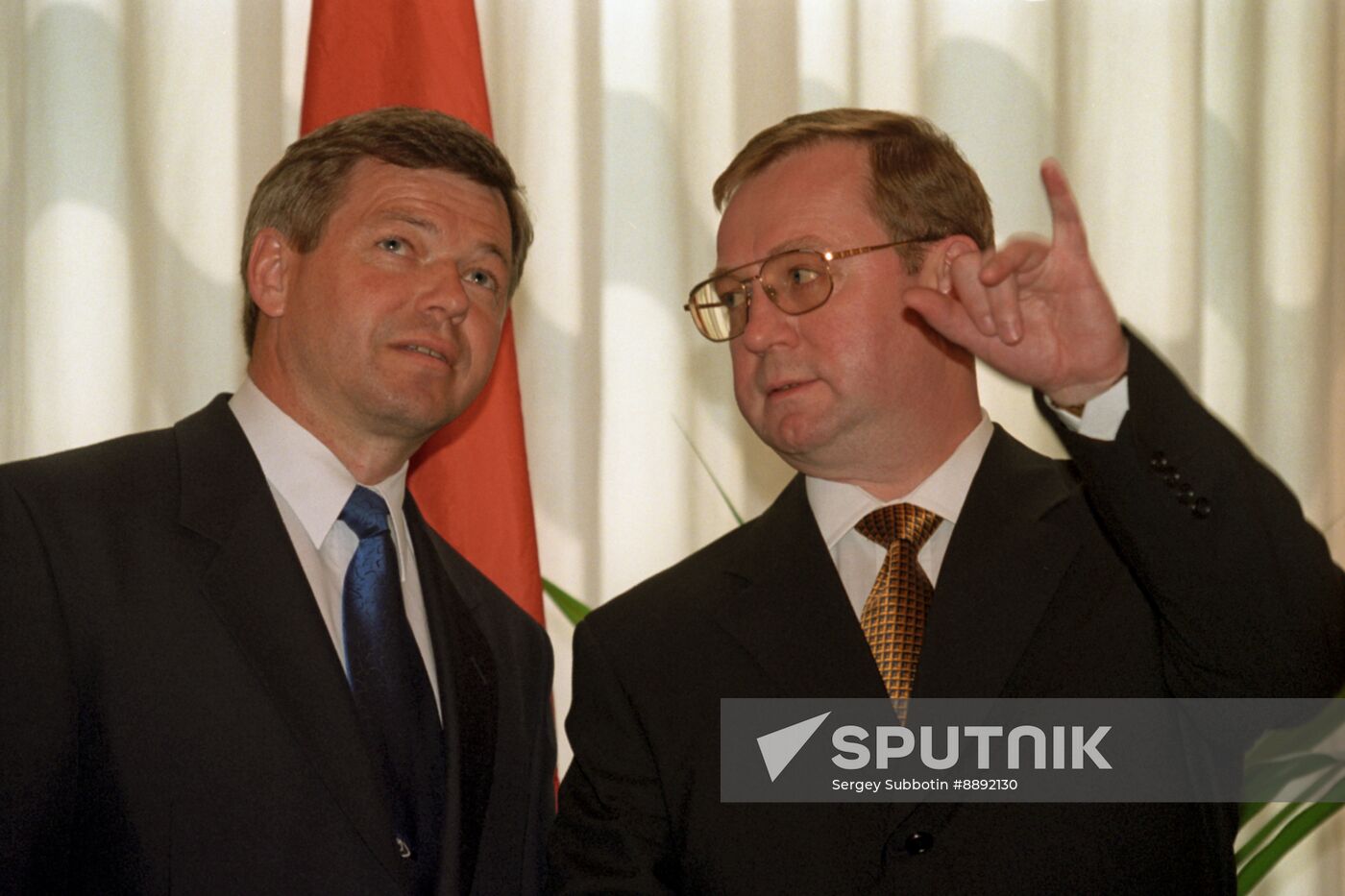 Norwegian Prime Minister Kjell Magne Bondevik visits Russia