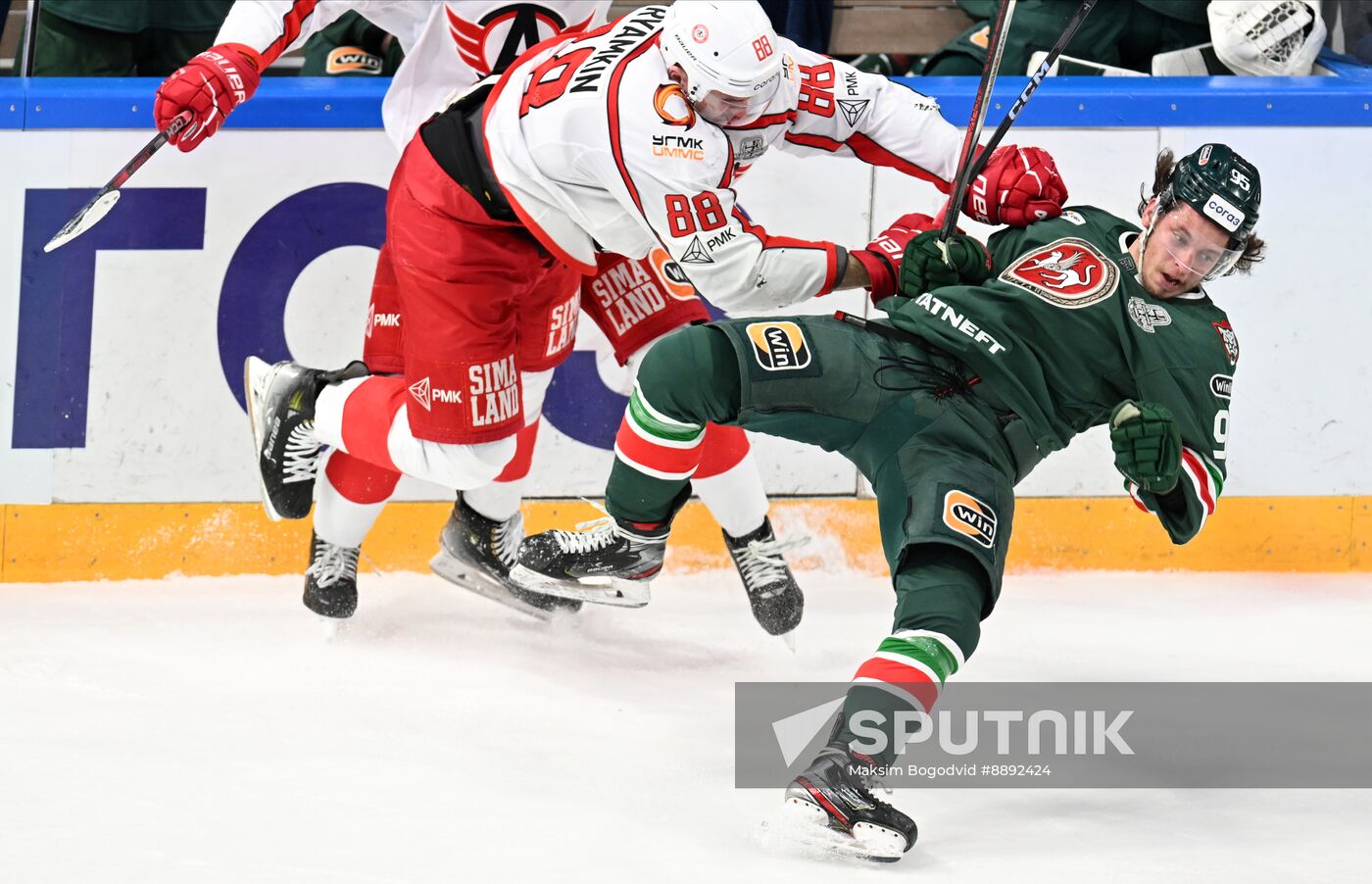 Russia Ice Hockey Kontinental League Ak Bars - Avtomobilist
