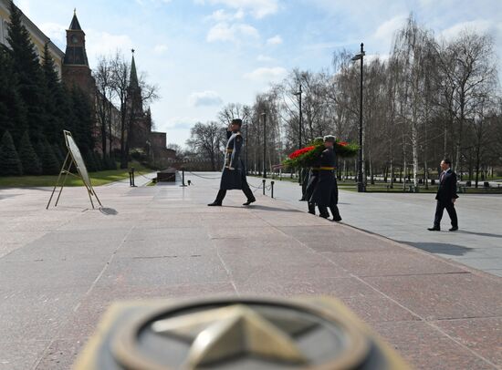 Russia Vietnam Wreath Laying