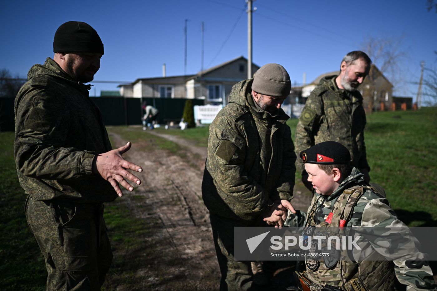 Russia Ukraine Kursk Attack Troops Support