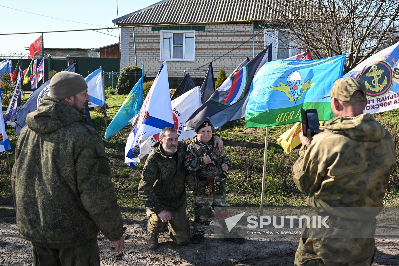 Russia Ukraine Kursk Attack Troops Support