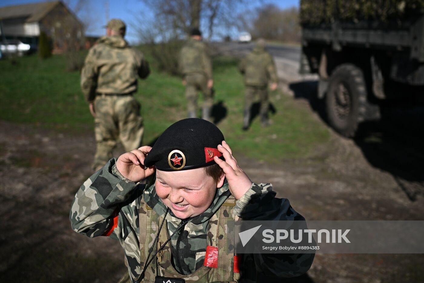 Russia Ukraine Kursk Attack Troops Support