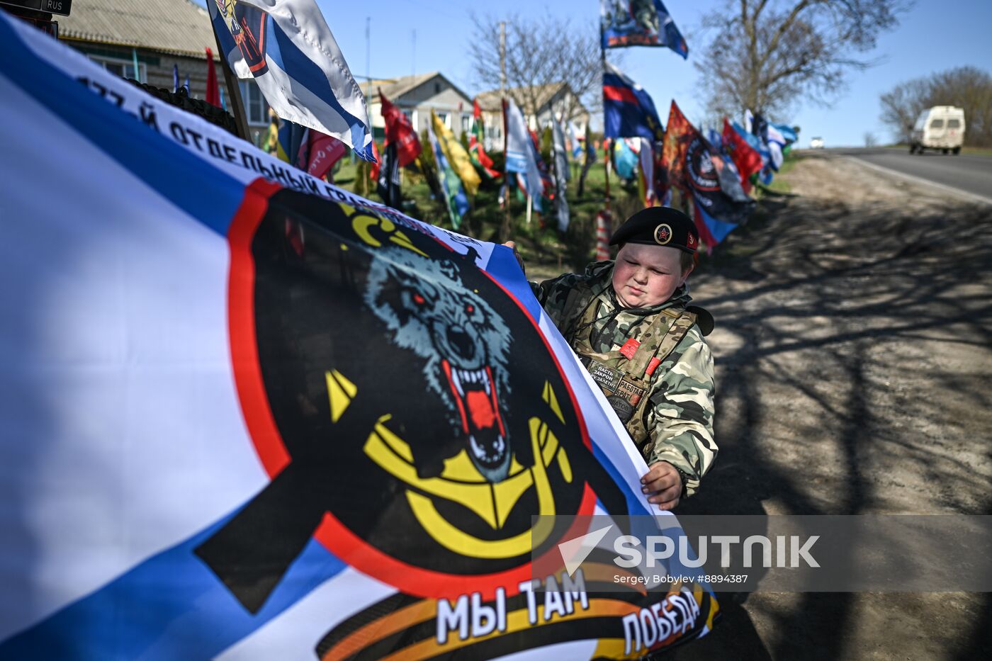 Russia Ukraine Kursk Attack Troops Support