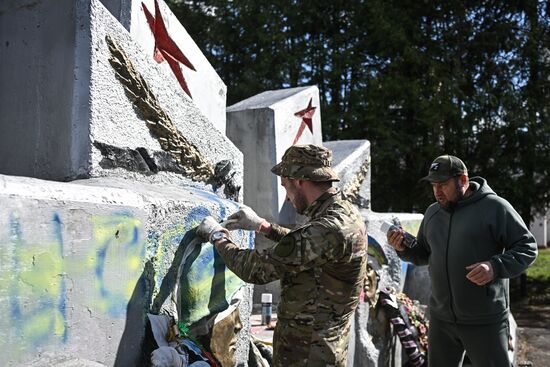 Russia Ukraine Kursk Attack WWII Monument