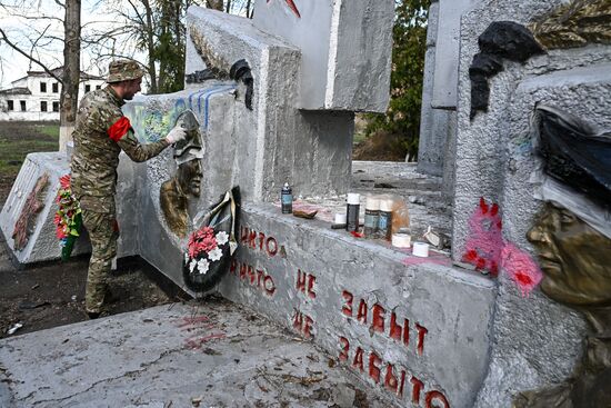 Russia Ukraine Kursk Attack WWII Monument